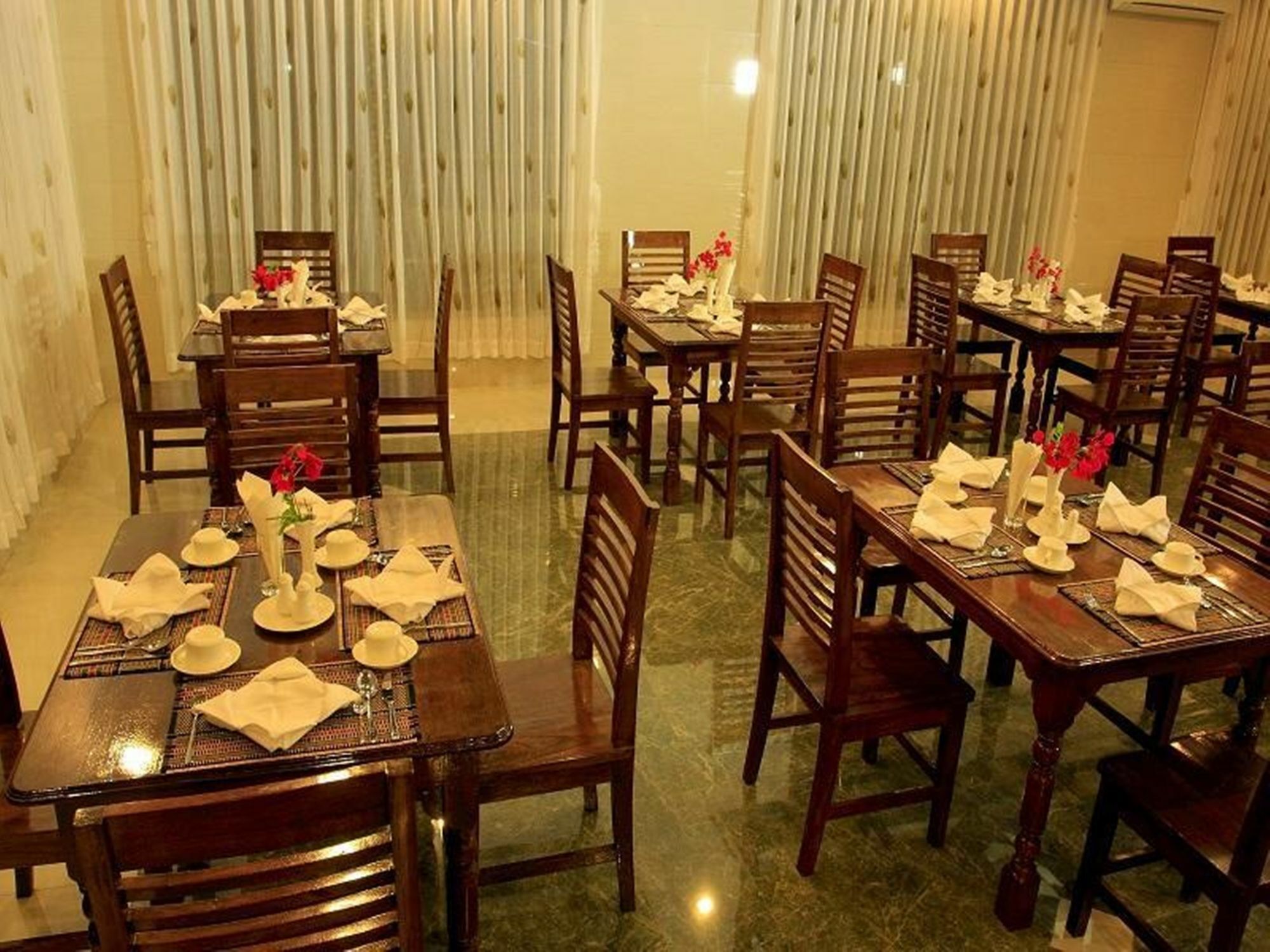 81 Hotel Inlay Nyaung Shwe Exterior photo
