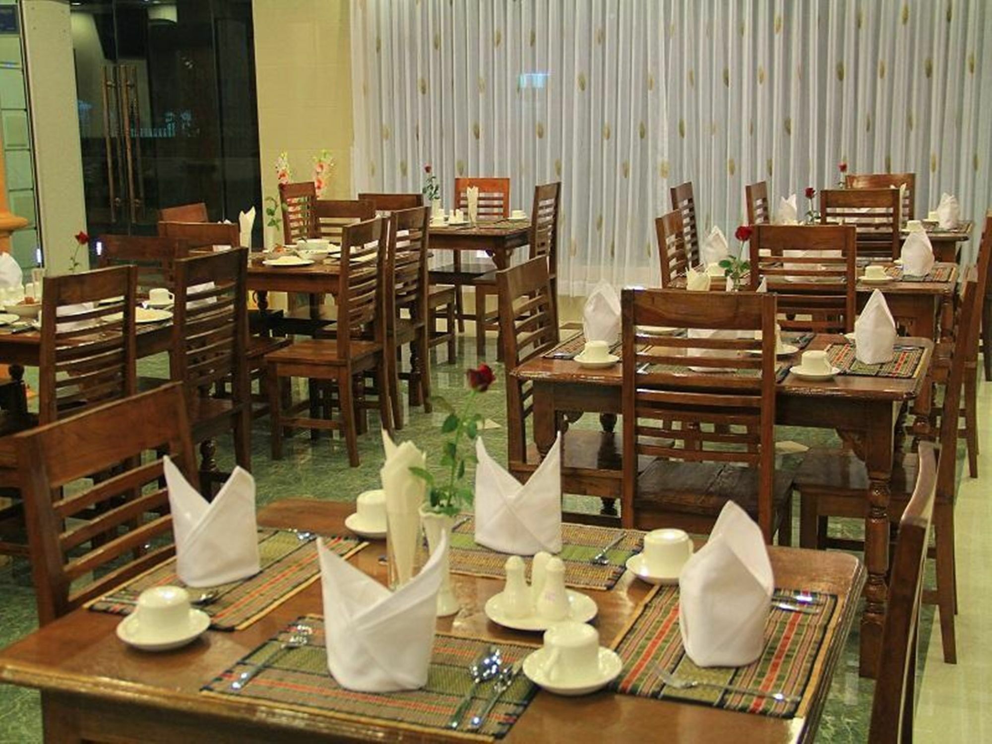 81 Hotel Inlay Nyaung Shwe Exterior photo